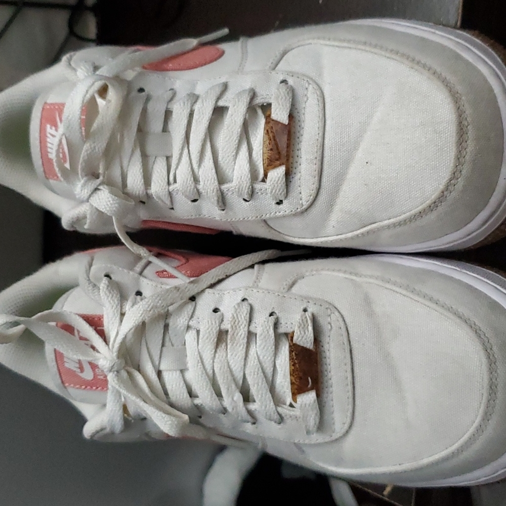 Sneakers - Picture 4 of 6